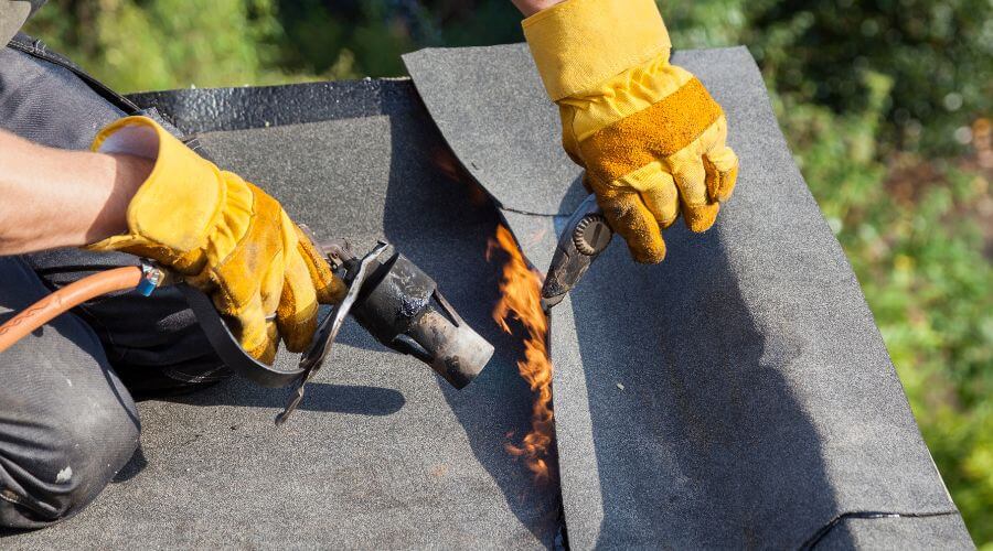 Professional gutter cleaning in Davenport, NE